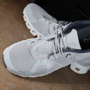 On Cloud 5 Glacier White 59.98909 Mens Running Casual Shoes Size 8 Preowned